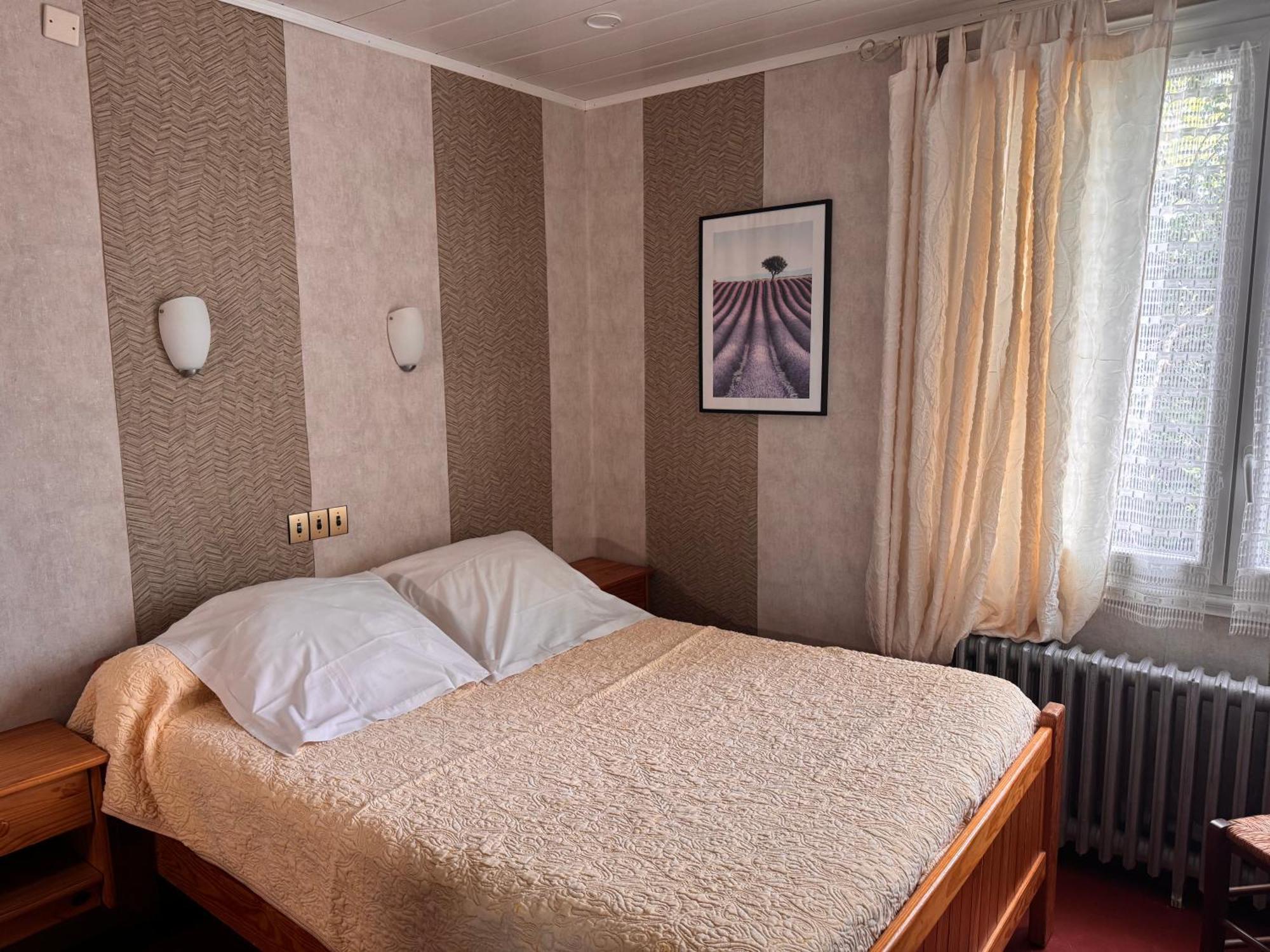 Le Chemin Neuf Hotel